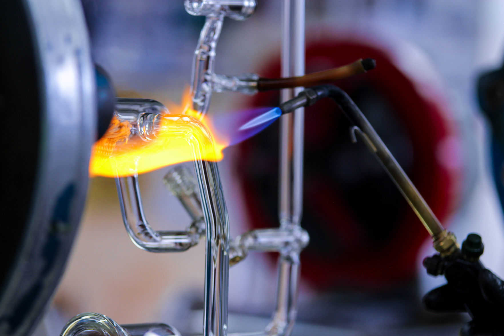 Tracy Drier glassblowing